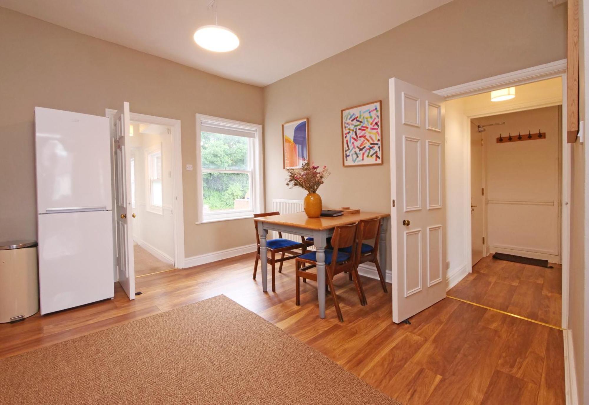 Fifth Quarter Apartment With Free Parking York Exterior foto