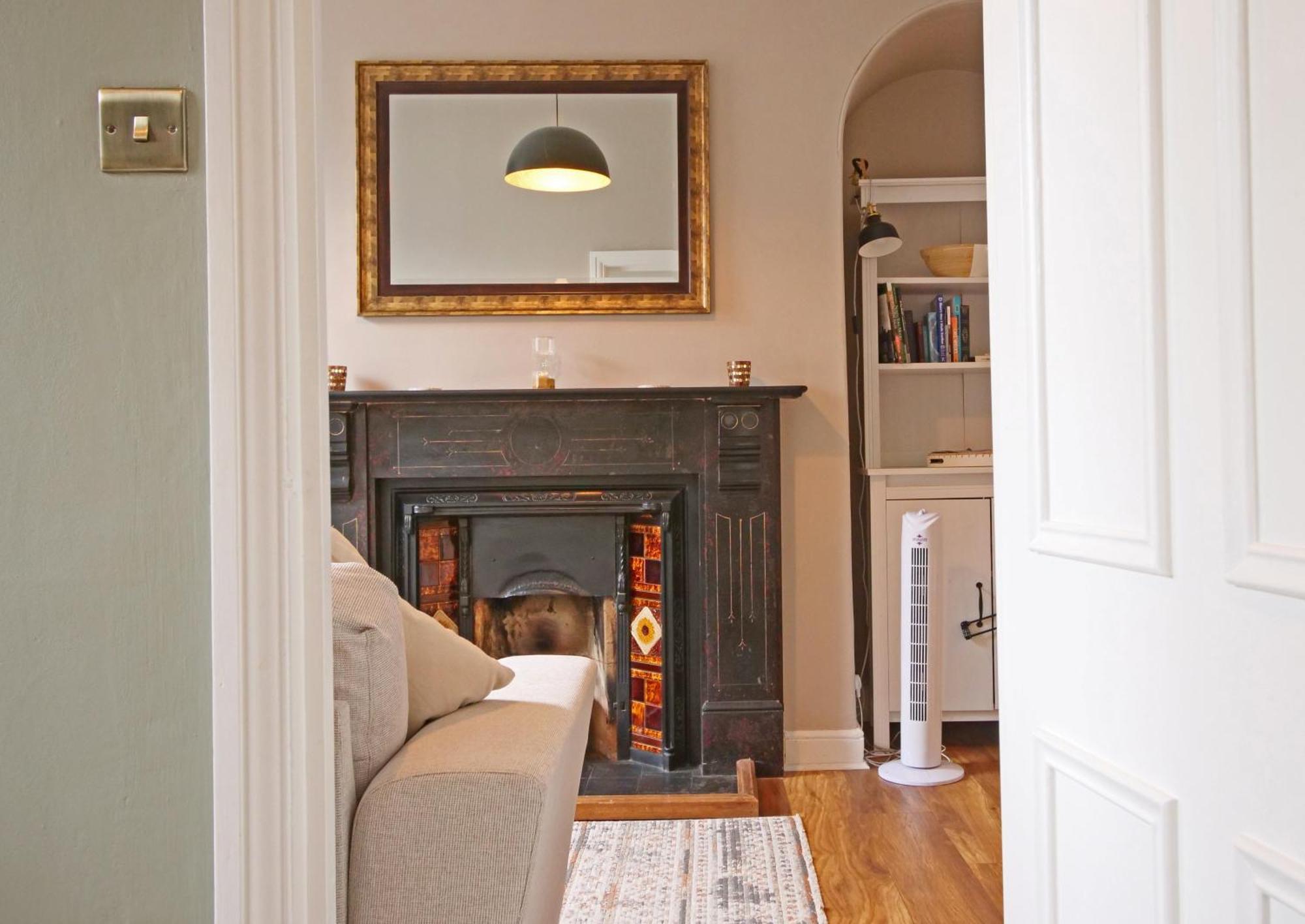 Fifth Quarter Apartment With Free Parking York Exterior foto
